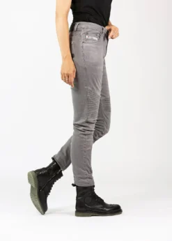 John Doe Betty Biker Jeans Light Grey -Motoruitrusting Winkel john doe betty biker jeans light grey 4