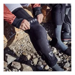 Rev'it Scram Kneeprotector -Motoruitrusting Winkel revit scram kneeprotector 2